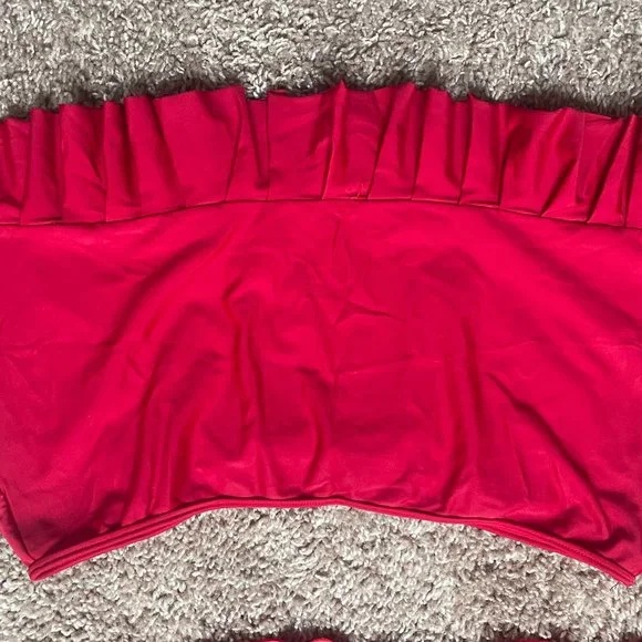 Red Set - Picture 5 of 6